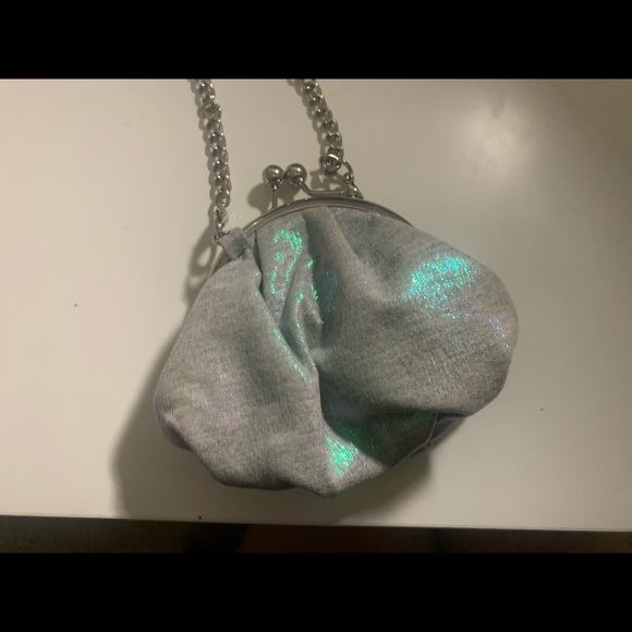 Mini Chain iridescent purse - Picture 4 of 4